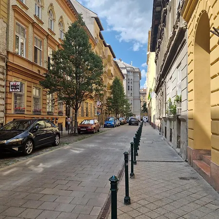 Maria Topfive With Free Parking And Brandnew Ac * Budapest